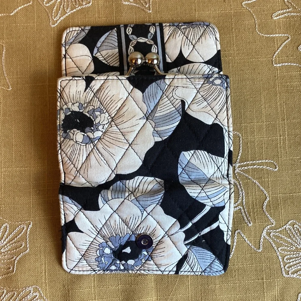 Vera Bradley Black Ivory Floral Kiss‑Lock Wallet | Preloved Quilted Fabric